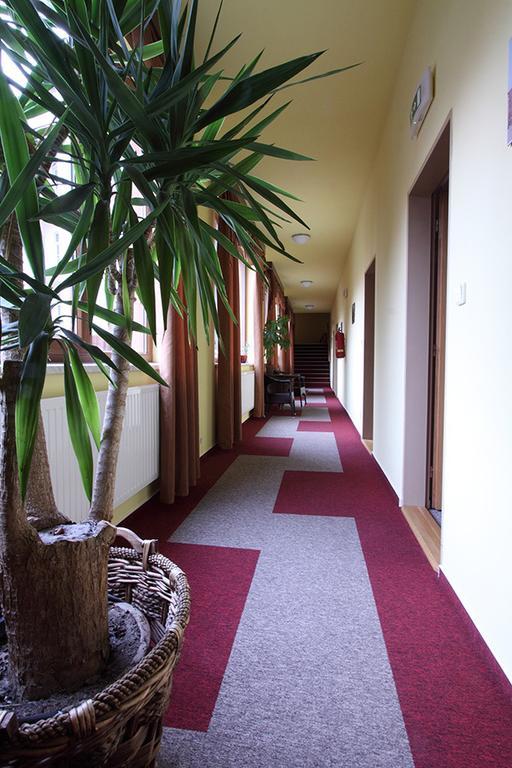 Hotel Satyam Brno Buitenkant foto